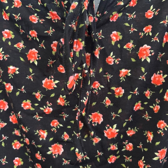 RoseSeek Floral Black Camisole Top Women’s Large w/ Adjustable Straps NWT - Picture 5 of 6